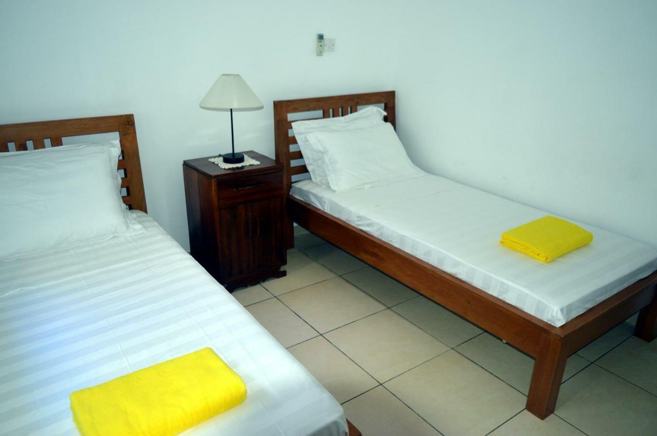 Sundown Beach Villa Glacis  Esterno foto